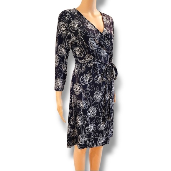 BANANA REPUBLIC Black & White Floral Wrap Dress Wrinkle Resistant Goth NWOT - Picture 14 of 15